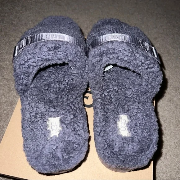 UGG Fluffita - Picture 3 of 11